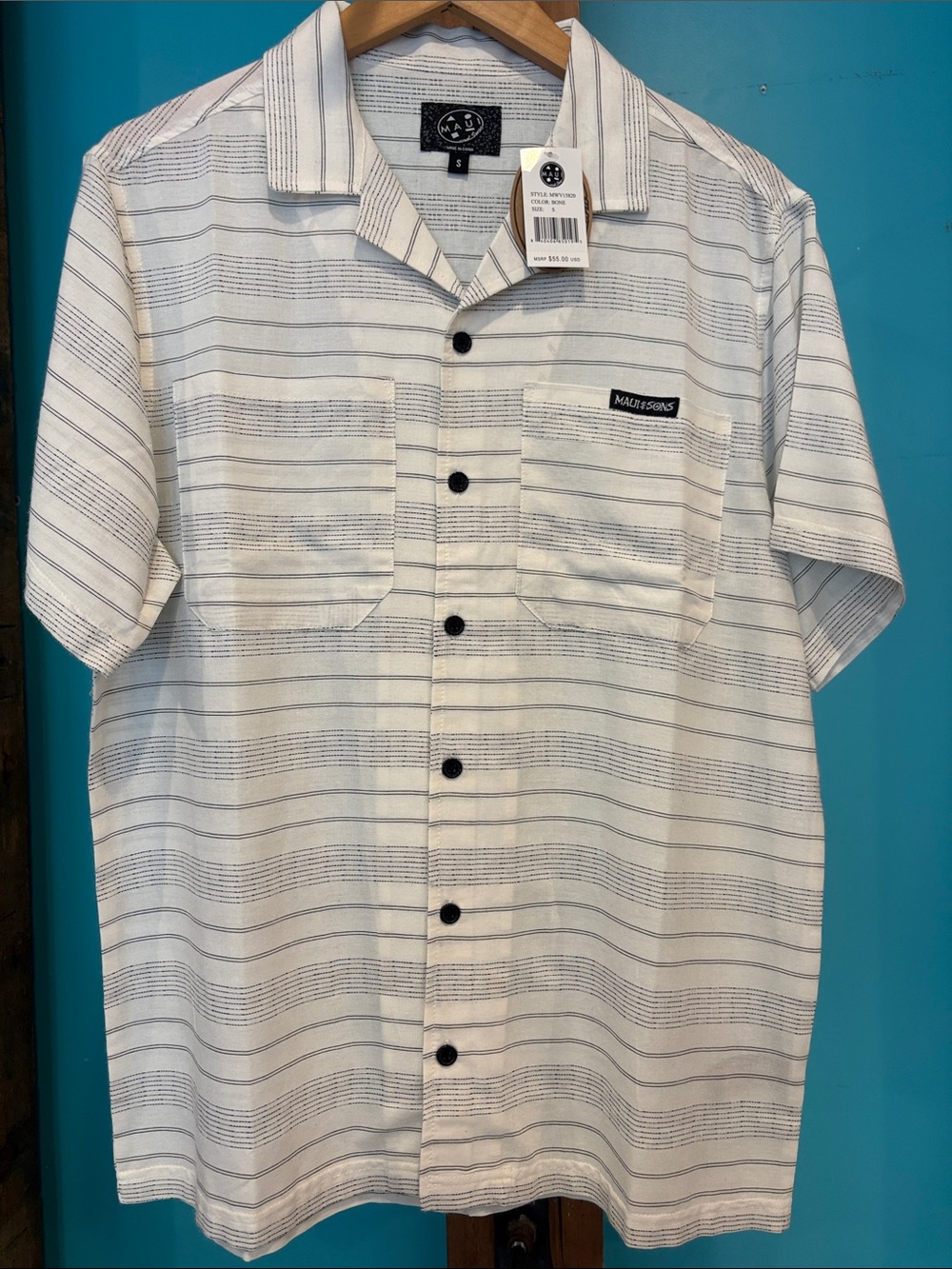 Maui & Sons Men’s White Short-Sleeve Button-Down Shirt